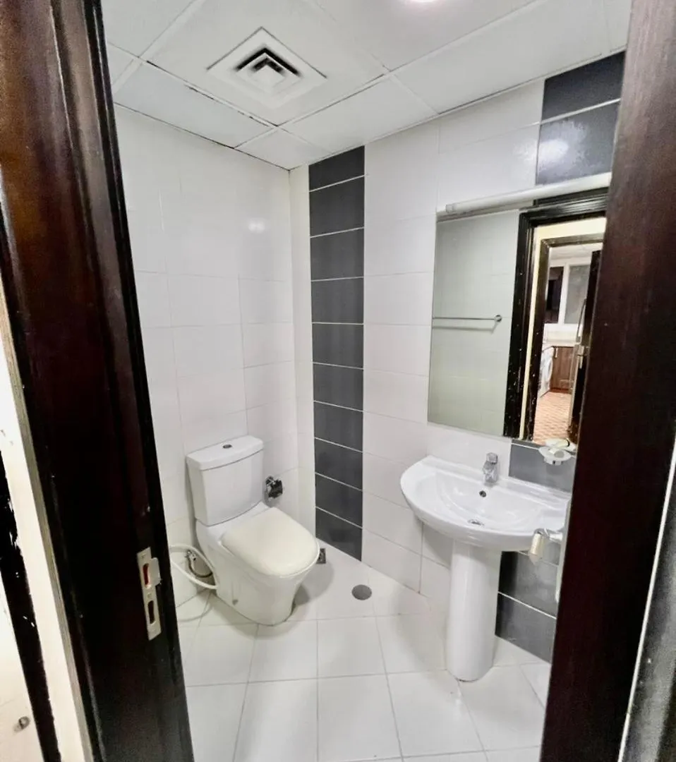 Homestay Partition Room 5 Mins To Mashreq Metro Dubai United Arab Emirates