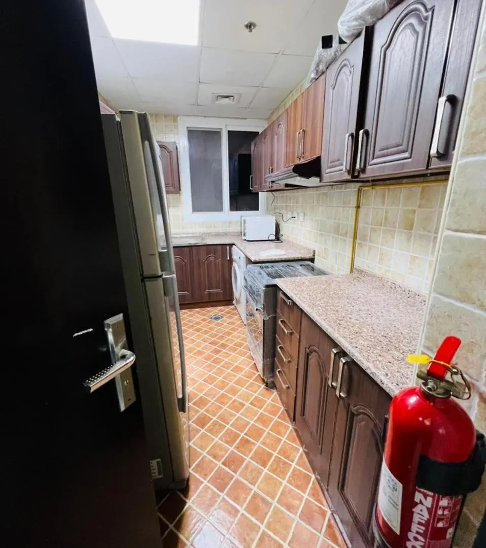 Partition Room 5 Mins To Mashreq Metro Dubai Homestay